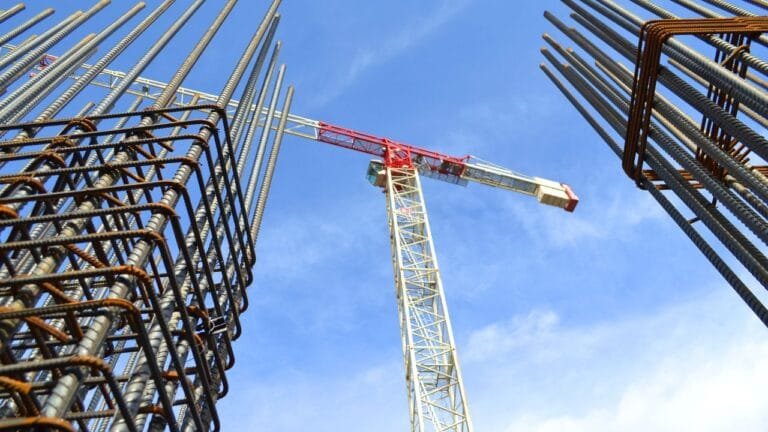 صورة مكتوب عليها سعر الحديد في الكويت اليوم: نظرة شاملة وتوقعات مستقبلية لعام 2025