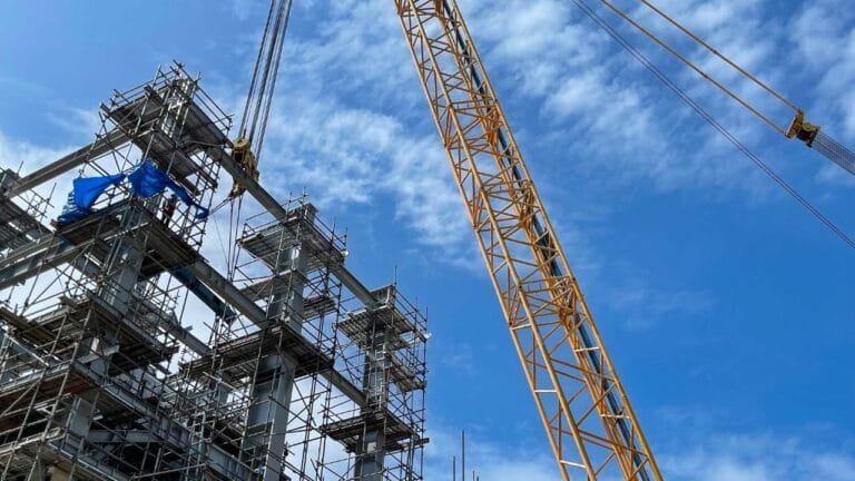 صورة مكتوب عليها أسعار الهيكل الأسود في الكويت: أساس الجودة والتميز في البناء