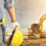 كيف تختار الأرض المناسبة للبناء؟ دليلك الشامل لاختيار الموقع المثالي